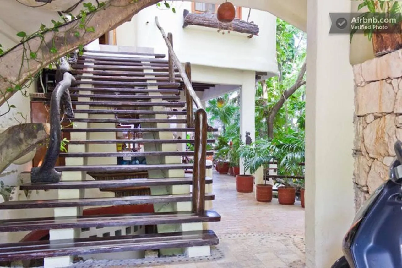 One Bedroom Apt In The Heart Of Playa Only One Block To The Beach! Playa del Carmen