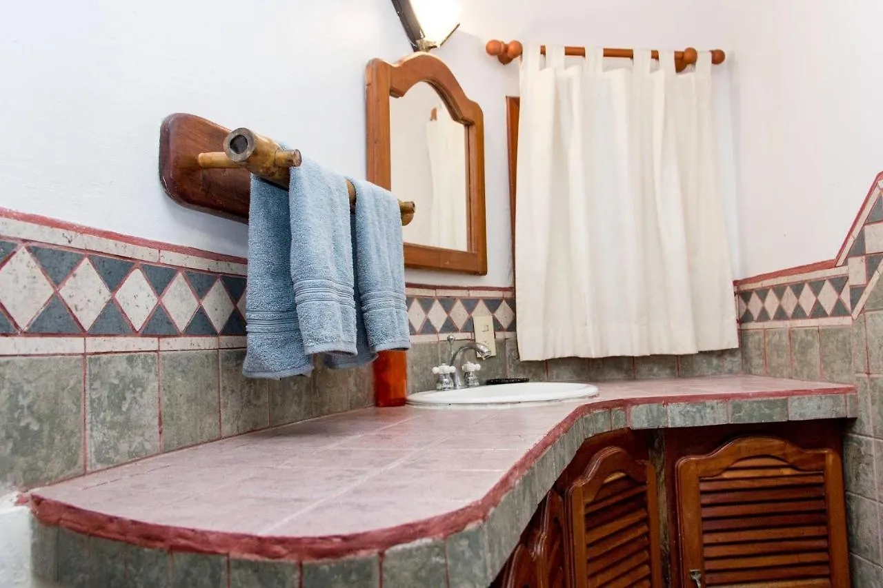 Apartment One Bedroom Apt In The Heart Of Playa Only One Block To The Beach! Playa del Carmen